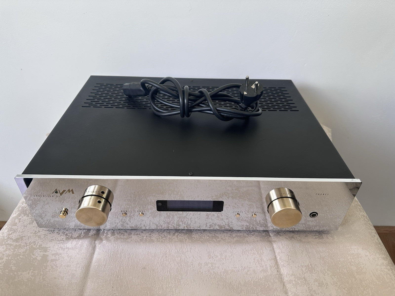 AVM Evolution A2 Verstärker Amplifier Chrom Chrome Vintage