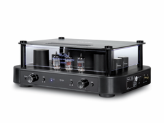 McGee Legend Röhrenverstärker – Frontansicht auf weißem Hintergrund