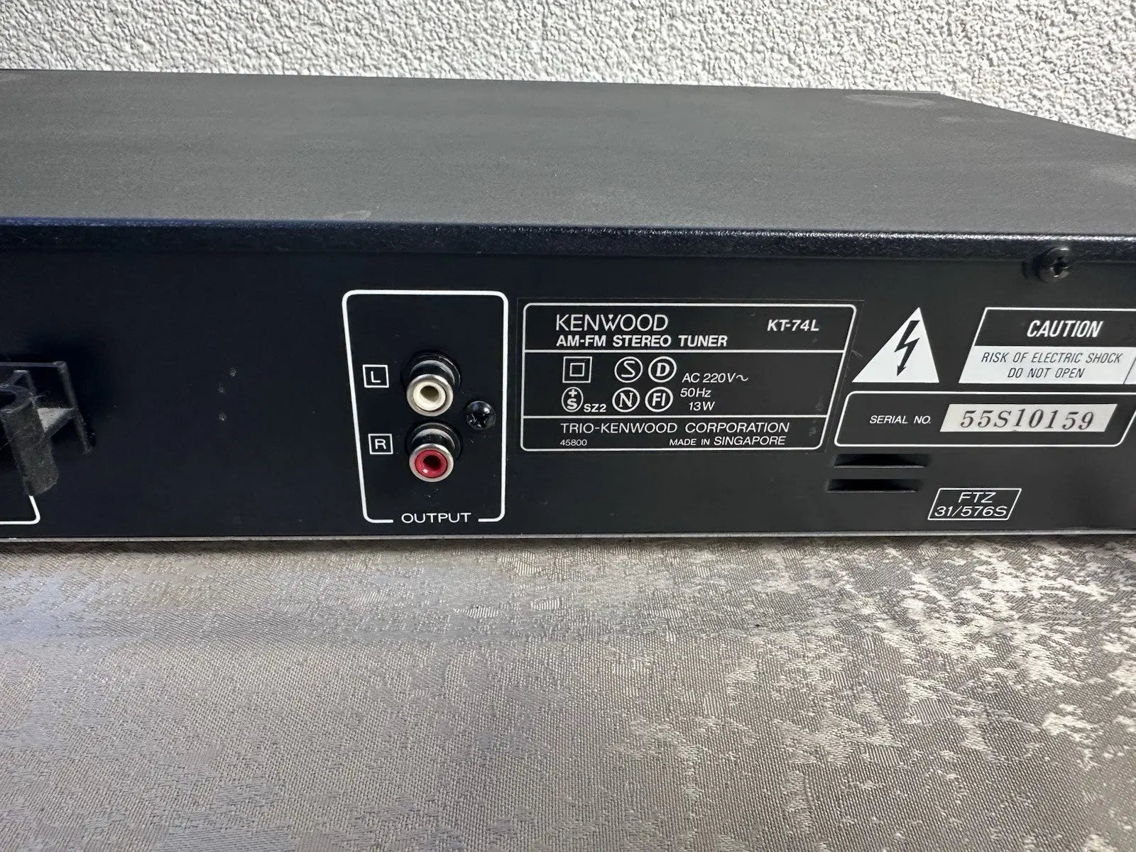 Kenwood KT-74L Tuner Radio Schwarz Black Vintage Retro
