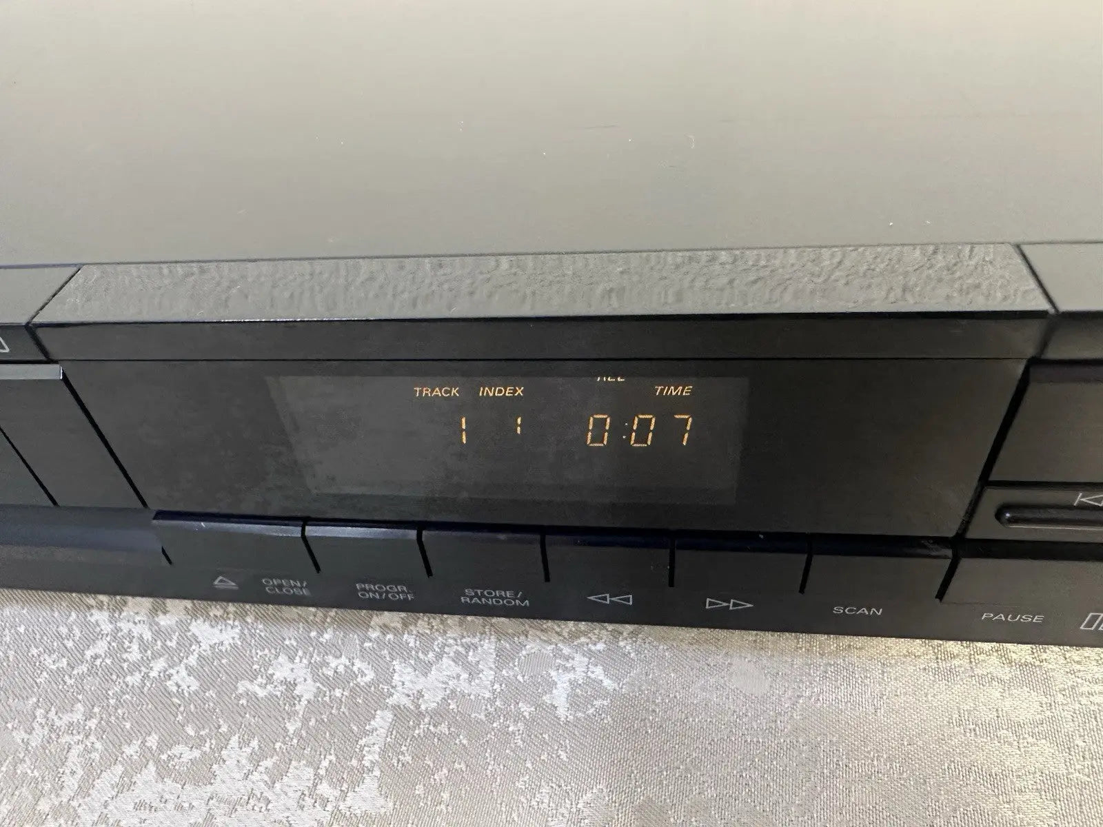 Grundig CD 8150 CD Spieler CD Player Mit Holzwangen Vintage Retro