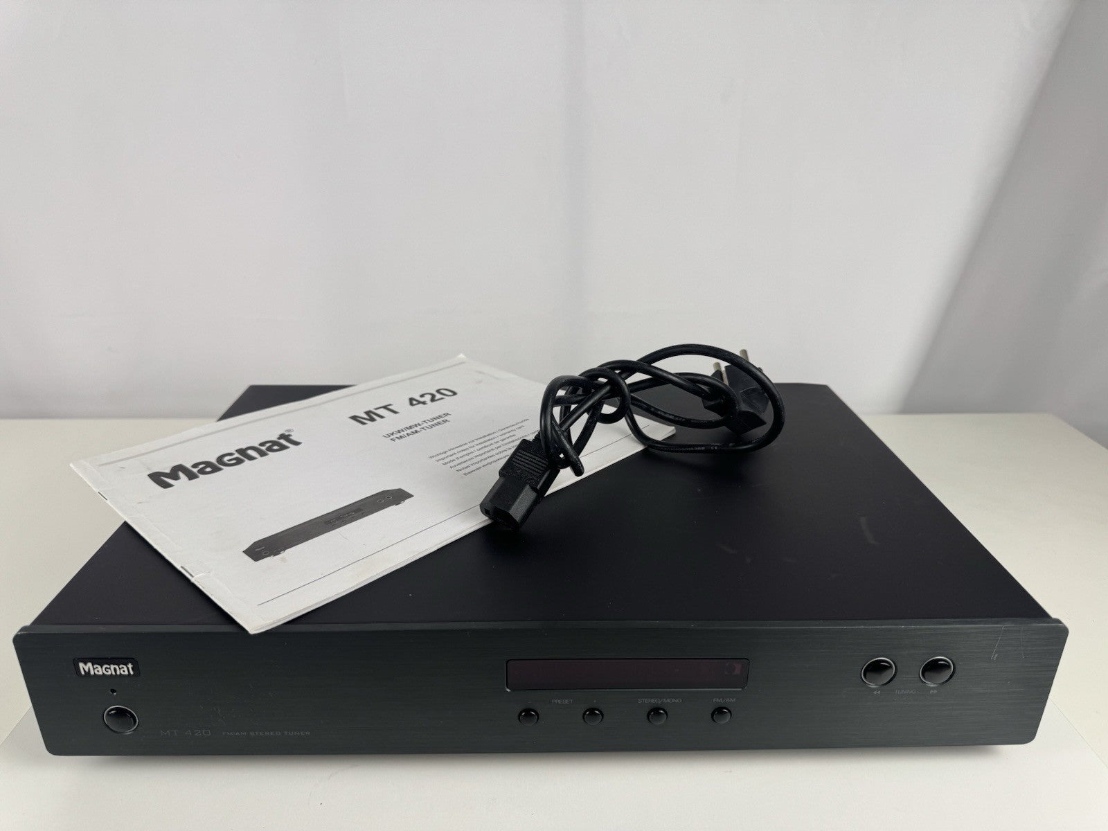 Magnat MT 420 Tuner Radio Schwarz Black Mit Bedienungsanleitung With User Manual