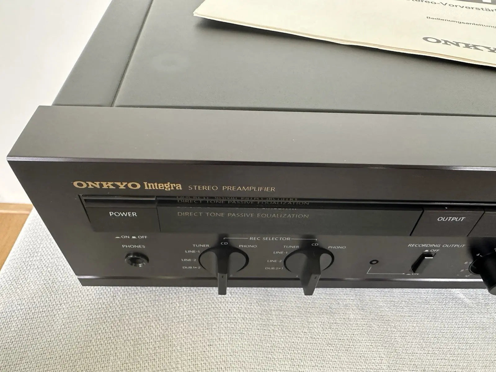 Onkyo P-3370 Vorverstärker Pre Amplifier Schwarz Mit Bedienungsanleitung