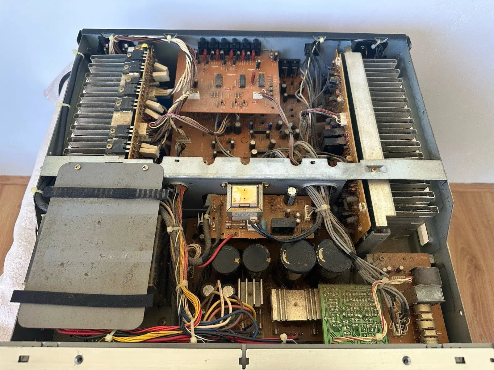 Akai AM-4000DPL  Silber AV Receiver Verstärker Surround Sound Mit FB Remote