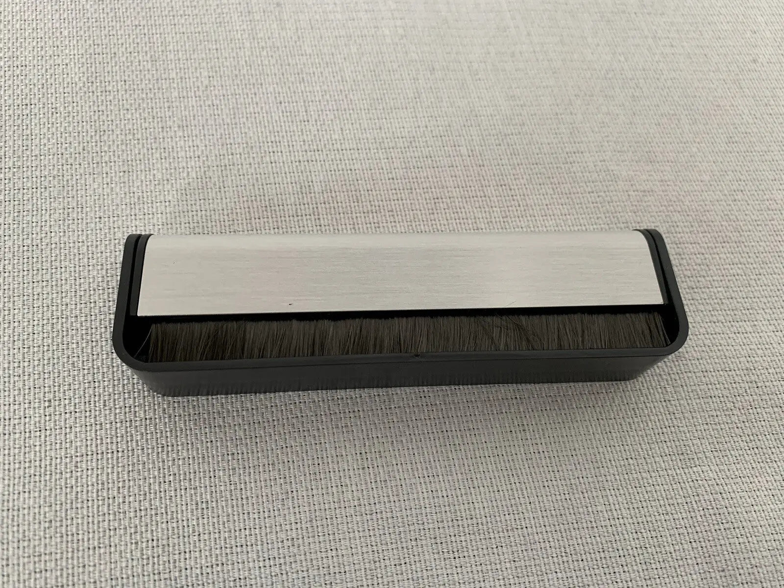 Antistatische Schallplattenbürste Carbon-Faser Dynavox für Vinyl & LP Reinigung