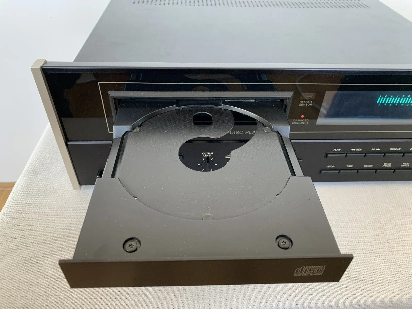 McIntosh MCD 7000 High End CD Spieler CD Player Vintage Retro With Remote (2)