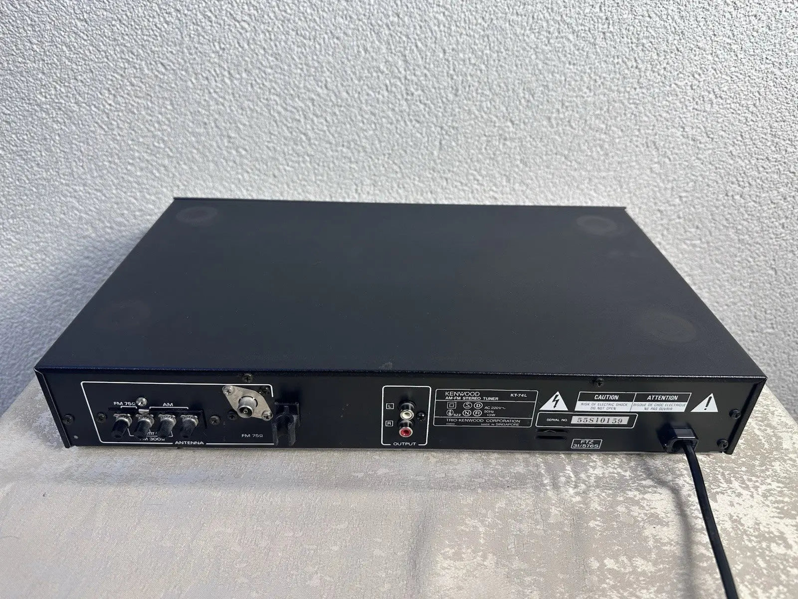 Kenwood KT-74L Tuner Radio Schwarz Black Vintage Retro