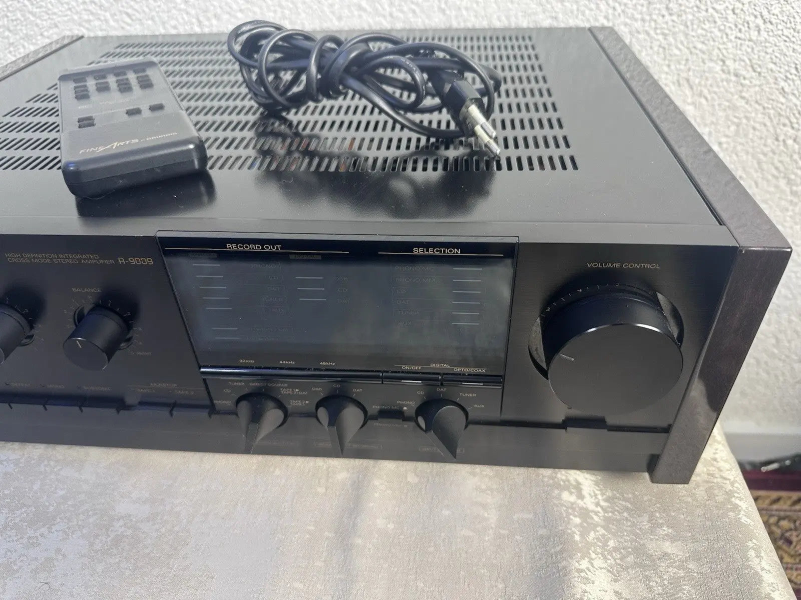 Grundig A-9009 Fine Arts Verstärker Amplifier Mit FB Und Holzwangen Vintage