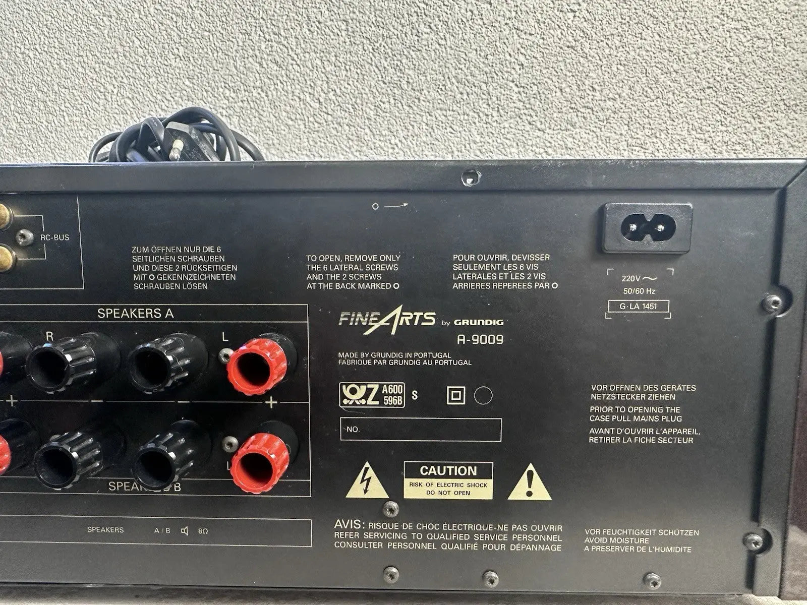 Grundig A-9009 Fine Arts Verstärker Amplifier Mit FB Und Holzwangen Vintage