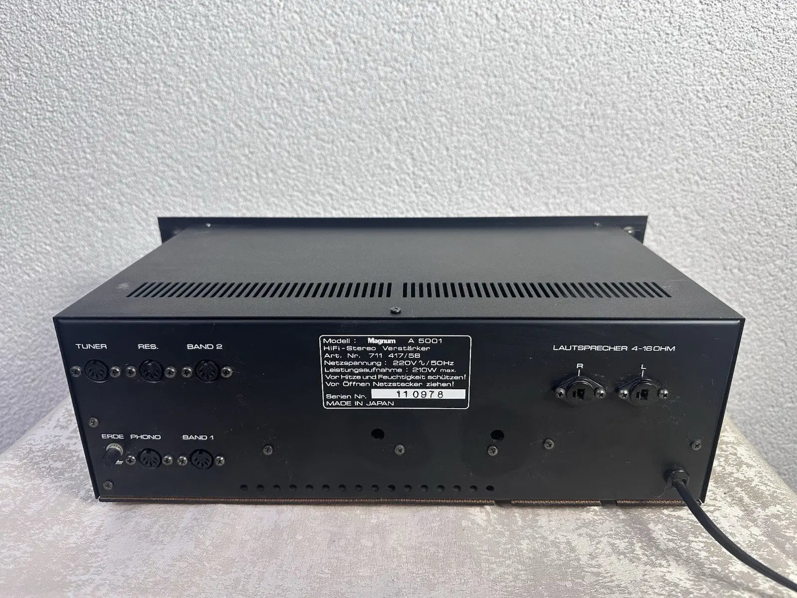 Magnum A 5001 Verstärker Amplifier Schwarz Black Vintage Retro