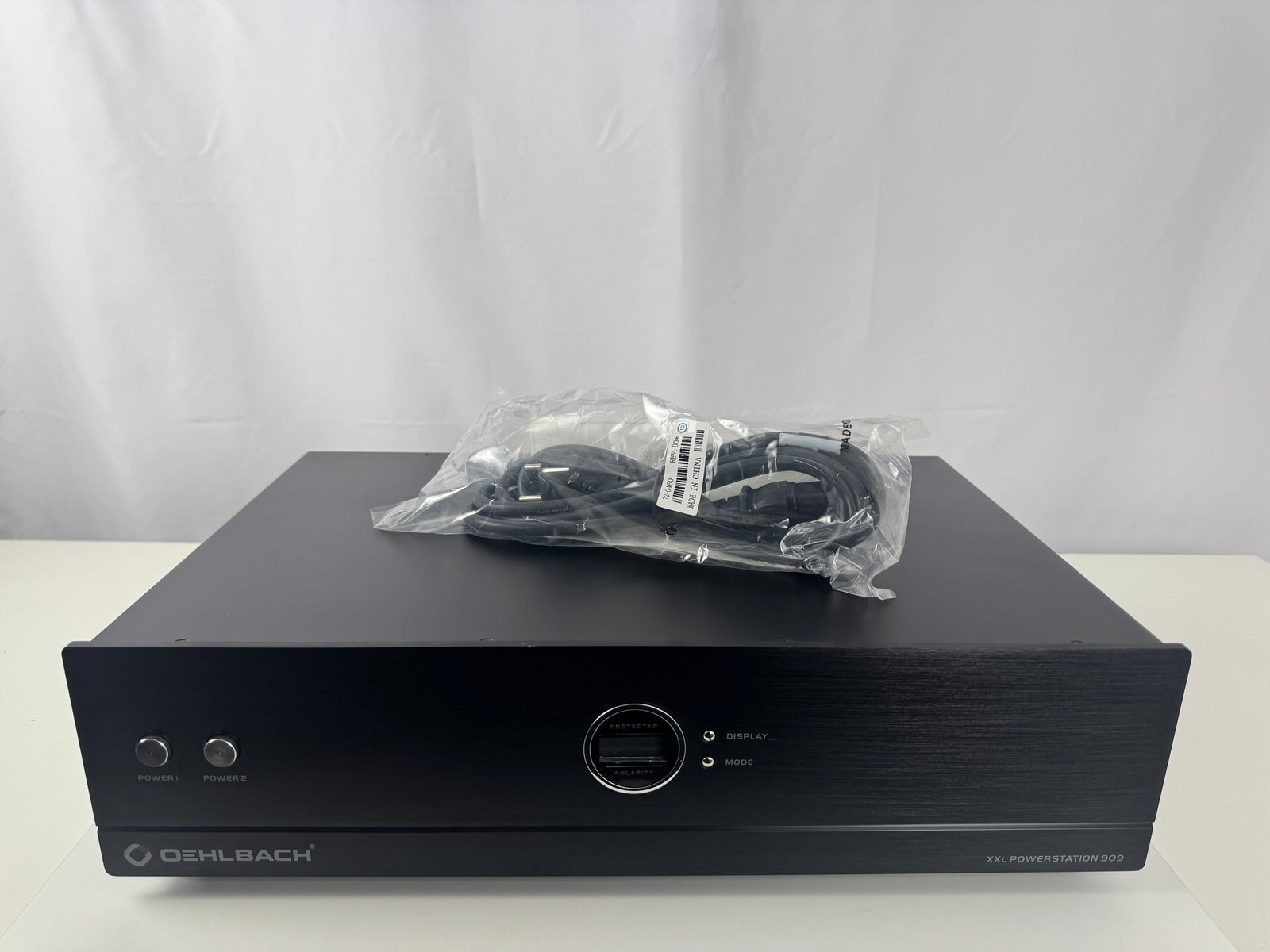 Oehlbach XXL Powerstation 909 Power Filter & Power Strip