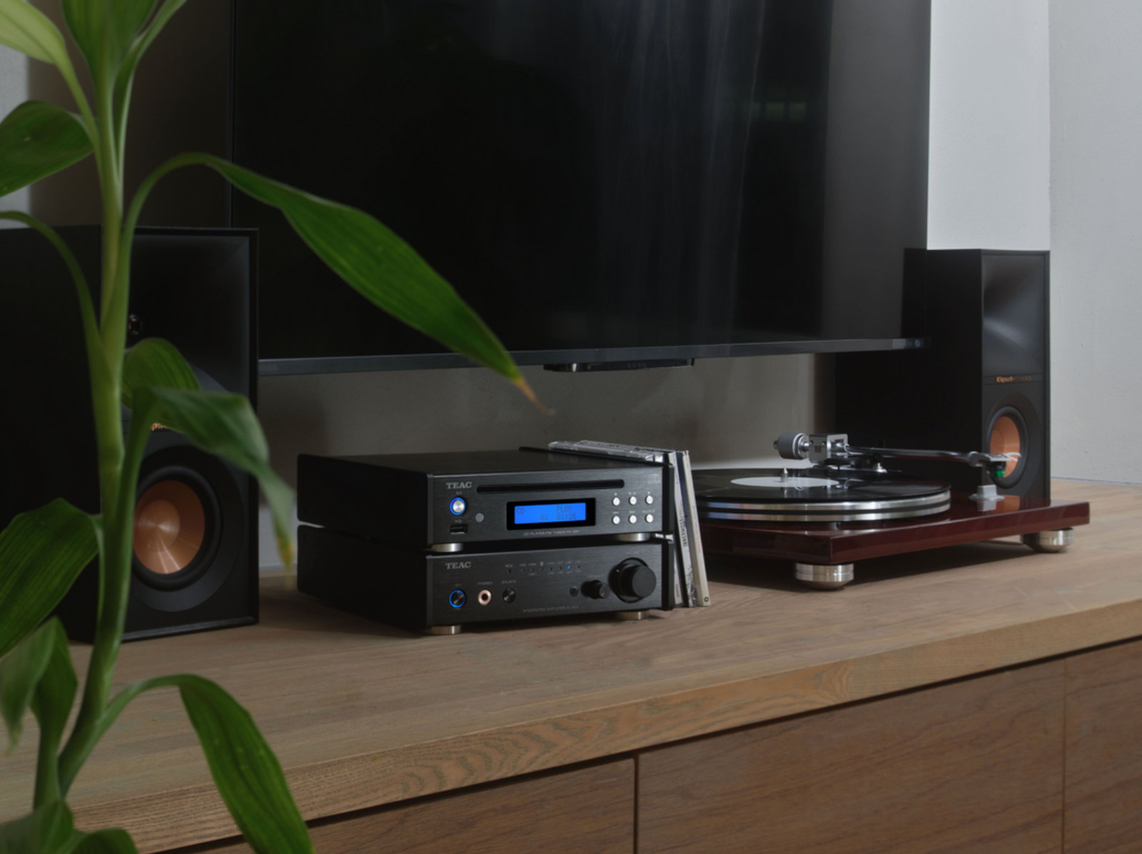 AI-303 USB DAC Amplifier Black 3