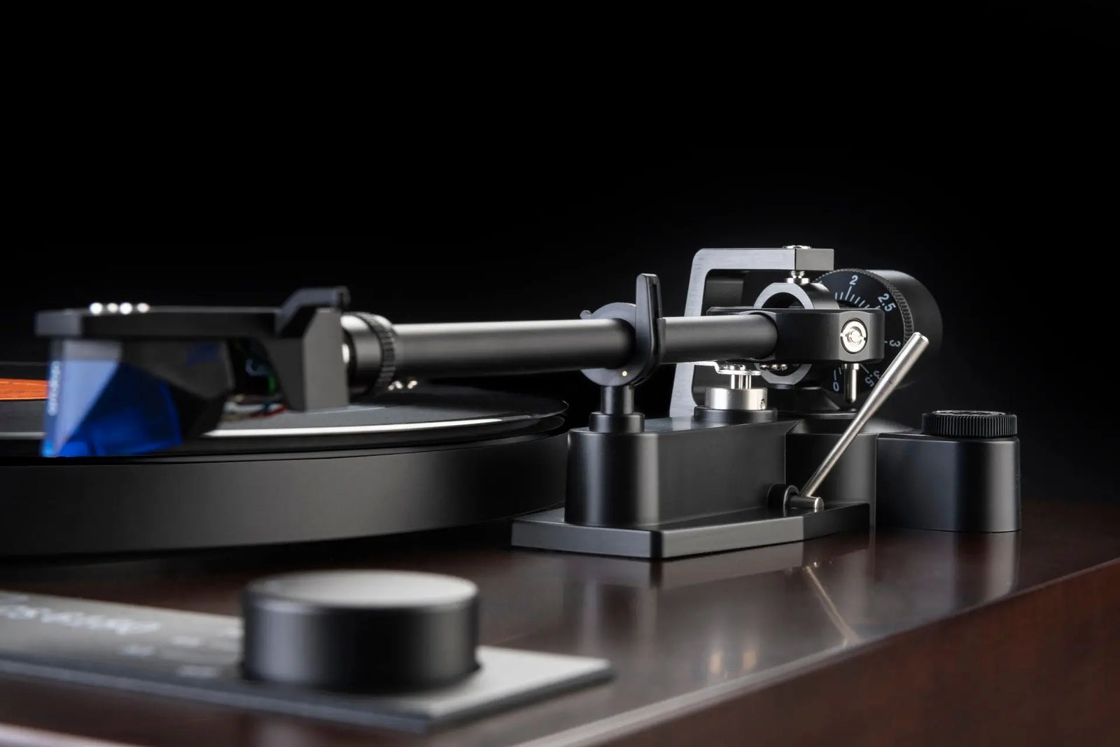 Dual CS 618Q High End Manuelle Plattenspieler mit Direktantrieb Audio Everywhere